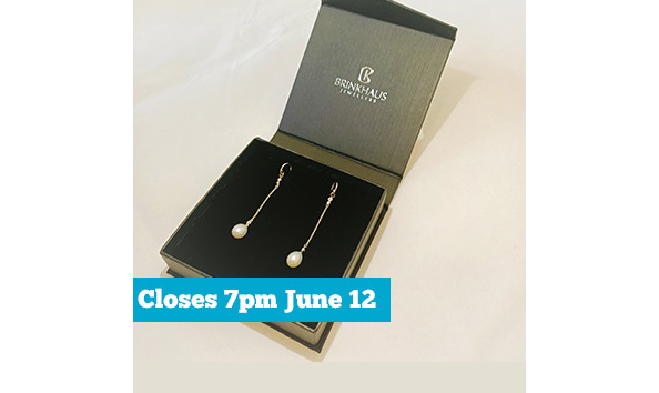 Big image pearl earrings.1