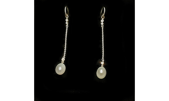Big image pearl earrings