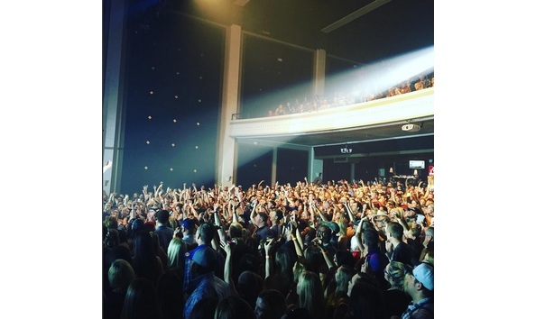 Big image rialto crowd