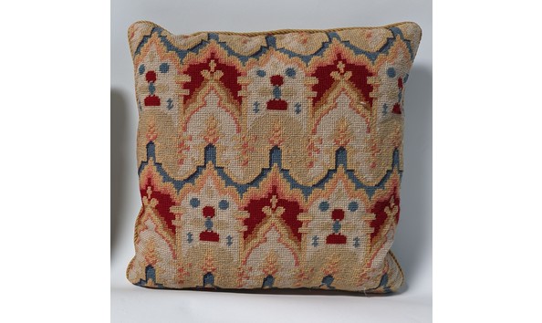 Big image roberts  markham   pillows 4