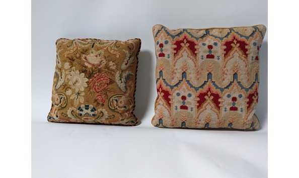 Big image roberts  markham   pillows 1
