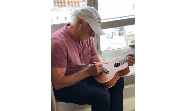 Big image uke signing