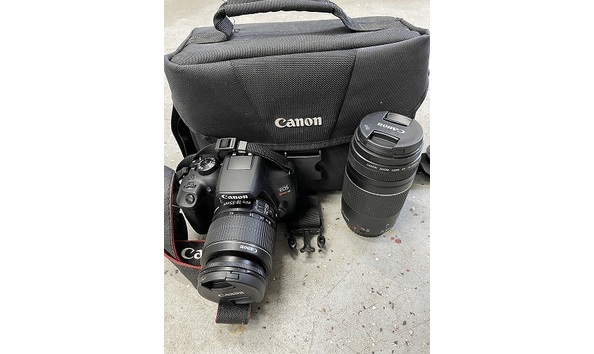 Big image canon slr camera with bag