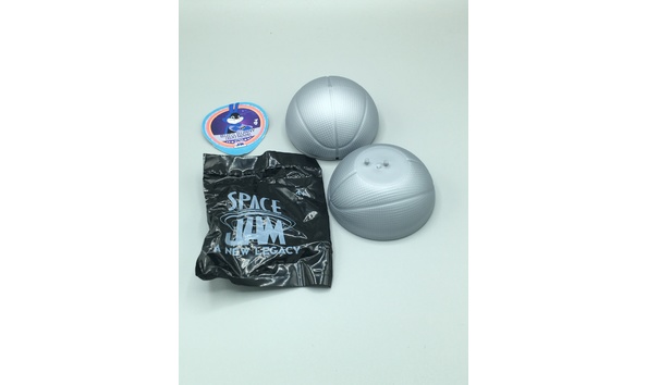 Big image 202206afig005 3   space jam anl batman bugs bunny 2 of 2