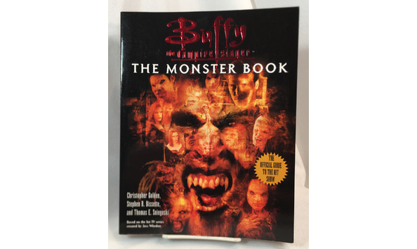 Big image 202204bk027 2   buffy the vampire slayer books