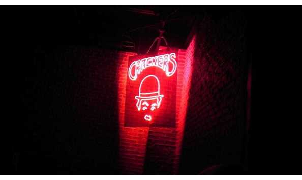 Big image crackers 1