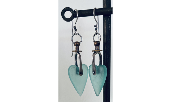 Big image tom mann annie s heart earrings