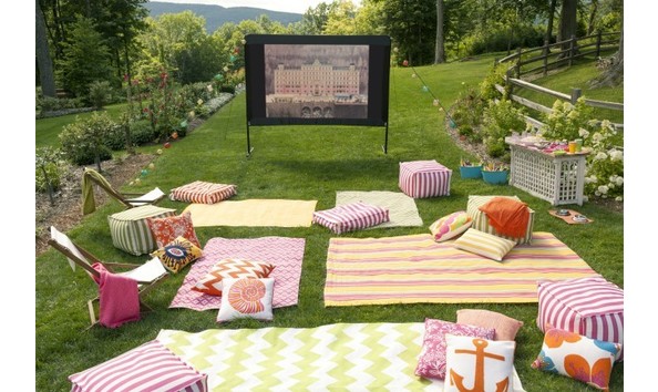 Big image outdoormovie fullset 650x433