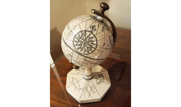 Big image scrimshaw globe 1