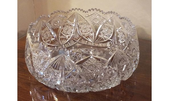 Big image cut glass bowl 1