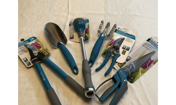 Big image gardening tools