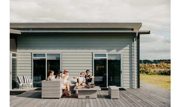 Big image pukehina retreat and lodge deck
