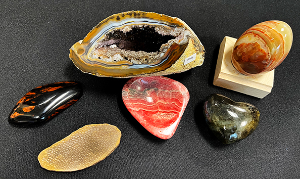 Big image 6gems594x354