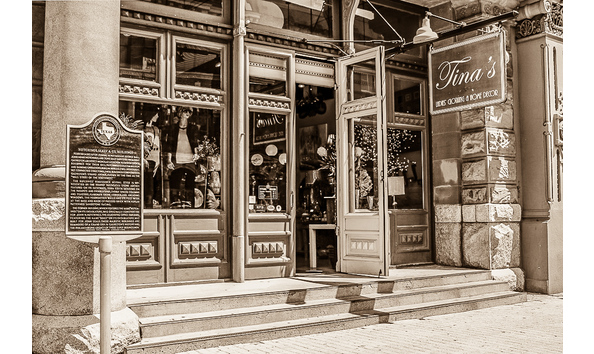 Big image tinas exterior sepia