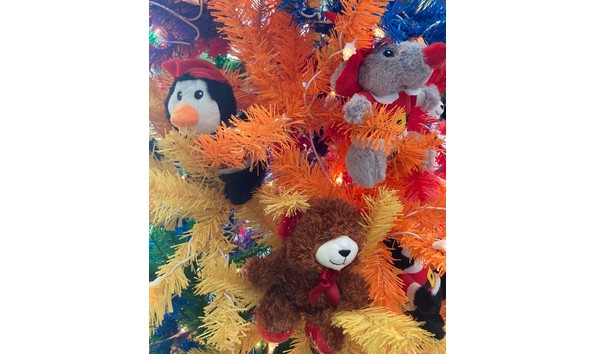 Big image 102 animal kingdom detail 3