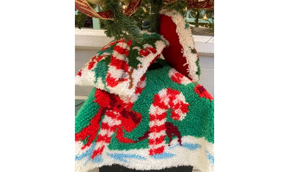 Big image 109 lenox tree skirt pillows