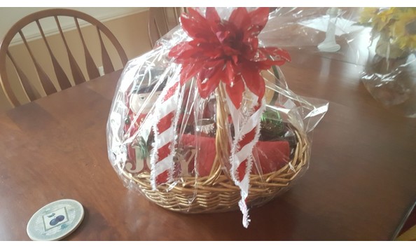 Big image holiday basket  1