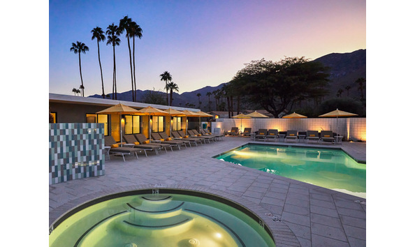 Big image twin palms pool 0626 w1