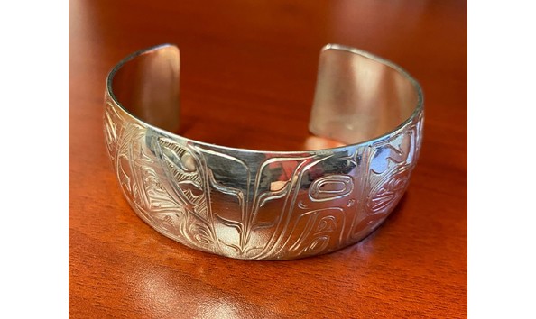 Big image carved silver bracelet 4
