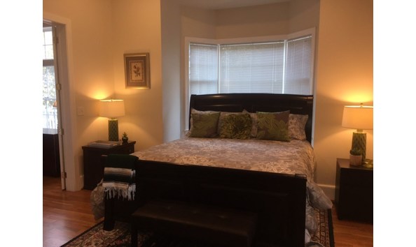 Big image green room king bed