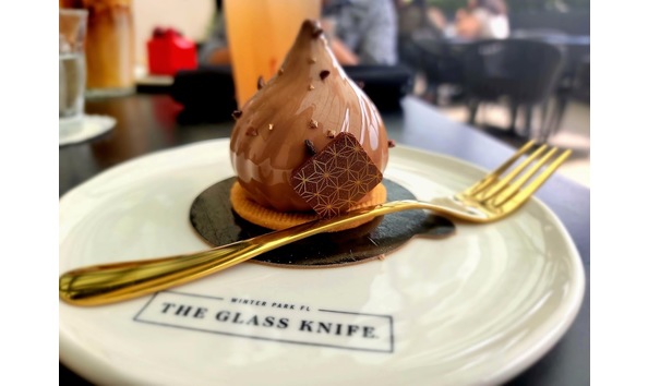 Big image glassknife