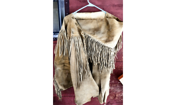Big image lum family   vintage buckskin fringed jacket