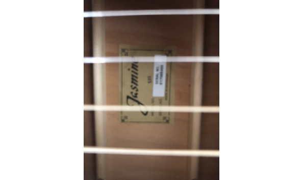 Big image auctionguitar4