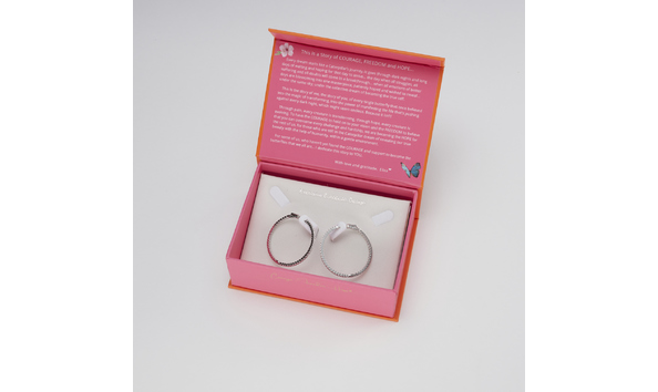 Big image dazzle all day 1.5 inch hoops white gold  image 2 